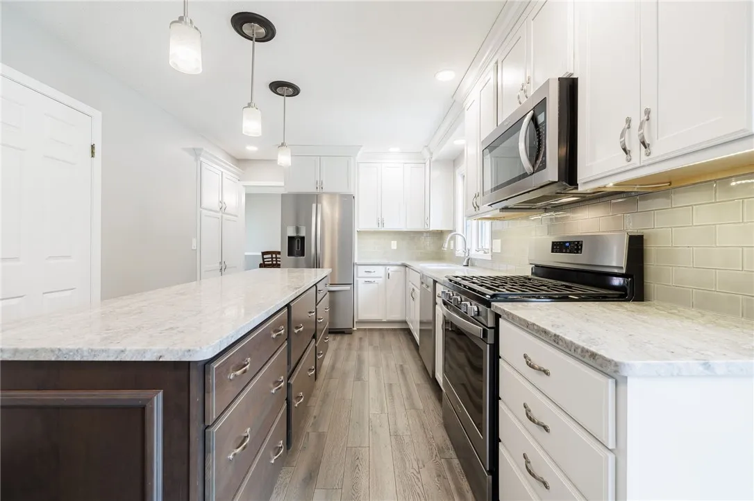 98 Mill Run Drive, Greece, New York 14626, Greece, New York 14626, 4 Bedrooms Bedrooms, 9 Rooms Rooms,2 BathroomsBathrooms,Residential,For Sale,98 Mill Run Drive, Greece, New York 14626,0,R1627704