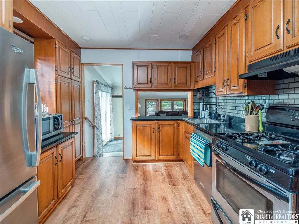22 Parkside Street, Chautauqua, New York 14757, Chautauqua, New York 14757, 3 Bedrooms Bedrooms, 8 Rooms Rooms,2 BathroomsBathrooms,Residential,Closed,22 Parkside Street, Chautauqua, New York 14757,0,R1629567