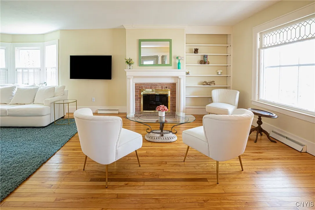 57 East Lake Street, Skaneateles, New York 13152, Skaneateles, New York 13152, 4 Bedrooms Bedrooms, 8 Rooms Rooms,2 BathroomsBathrooms,Residential Lease,For Rent,57 East Lake Street, Skaneateles, New York 13152,0,S1631776