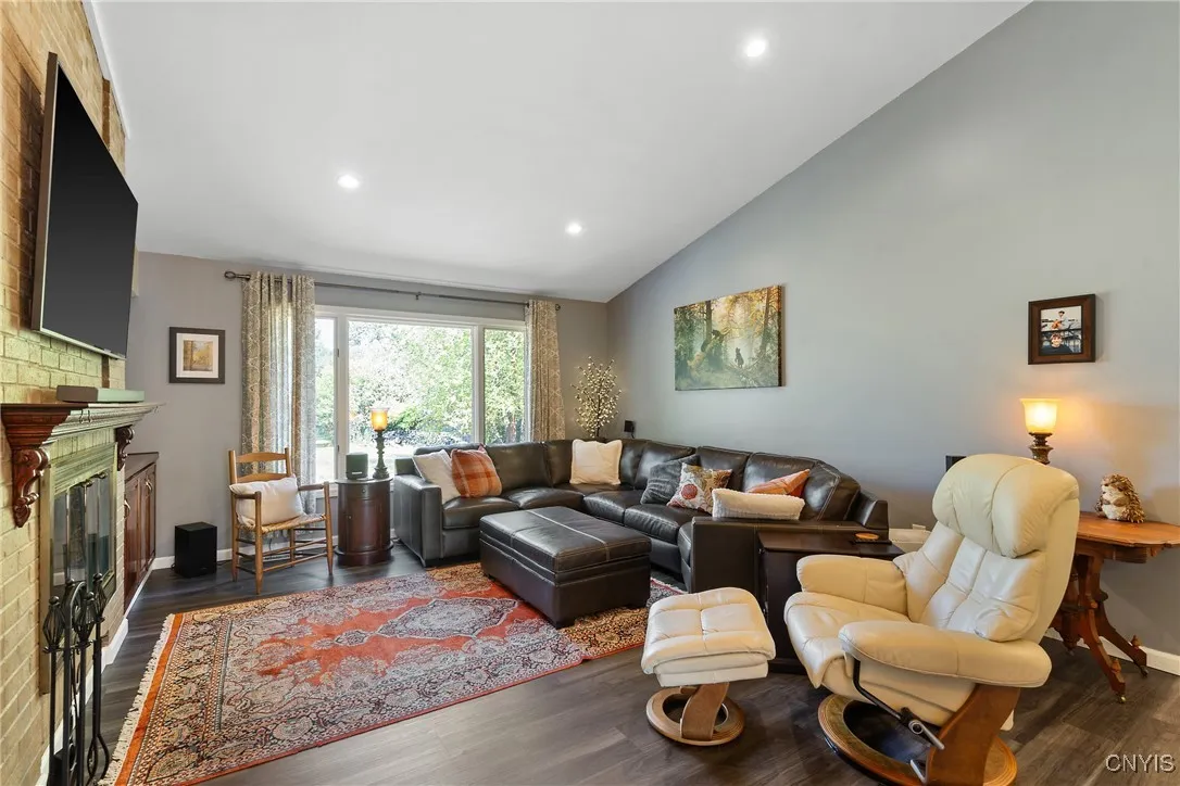 4965 Moses Drive, Clay, New York 13090, Clay, New York 13090, 3 Bedrooms Bedrooms, 6 Rooms Rooms,2 BathroomsBathrooms,Residential,Closed,4965 Moses Drive, Clay, New York 13090,0,S1625150