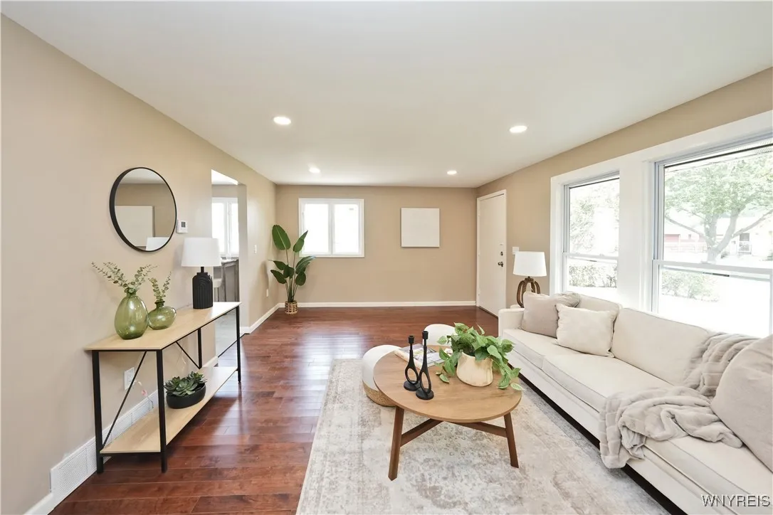 440 Lynbrook Avenue, Tonawanda, New York 14150, Tonawanda, New York 14150, 3 Bedrooms Bedrooms, 5 Rooms Rooms,1 BathroomBathrooms,Residential,For Sale,440 Lynbrook Avenue, Tonawanda, New York 14150,B1631458