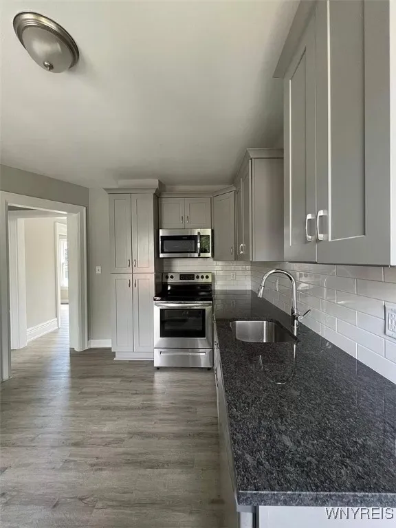 224 Vermont Street, Buffalo, New York 14213, Buffalo, New York 14213, 2 Bedrooms Bedrooms, 5 Rooms Rooms,1 BathroomBathrooms,Residential Lease,For Rent,224 Vermont Street, Buffalo, New York 14213,B1631797