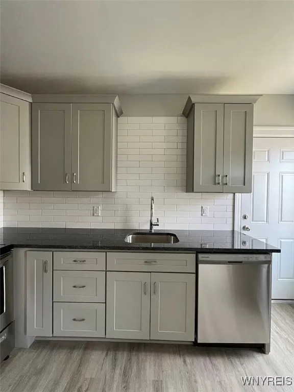 224 Vermont Street, Buffalo, New York 14213, Buffalo, New York 14213, 2 Bedrooms Bedrooms, 5 Rooms Rooms,1 BathroomBathrooms,Residential Lease,For Rent,224 Vermont Street, Buffalo, New York 14213,B1631797