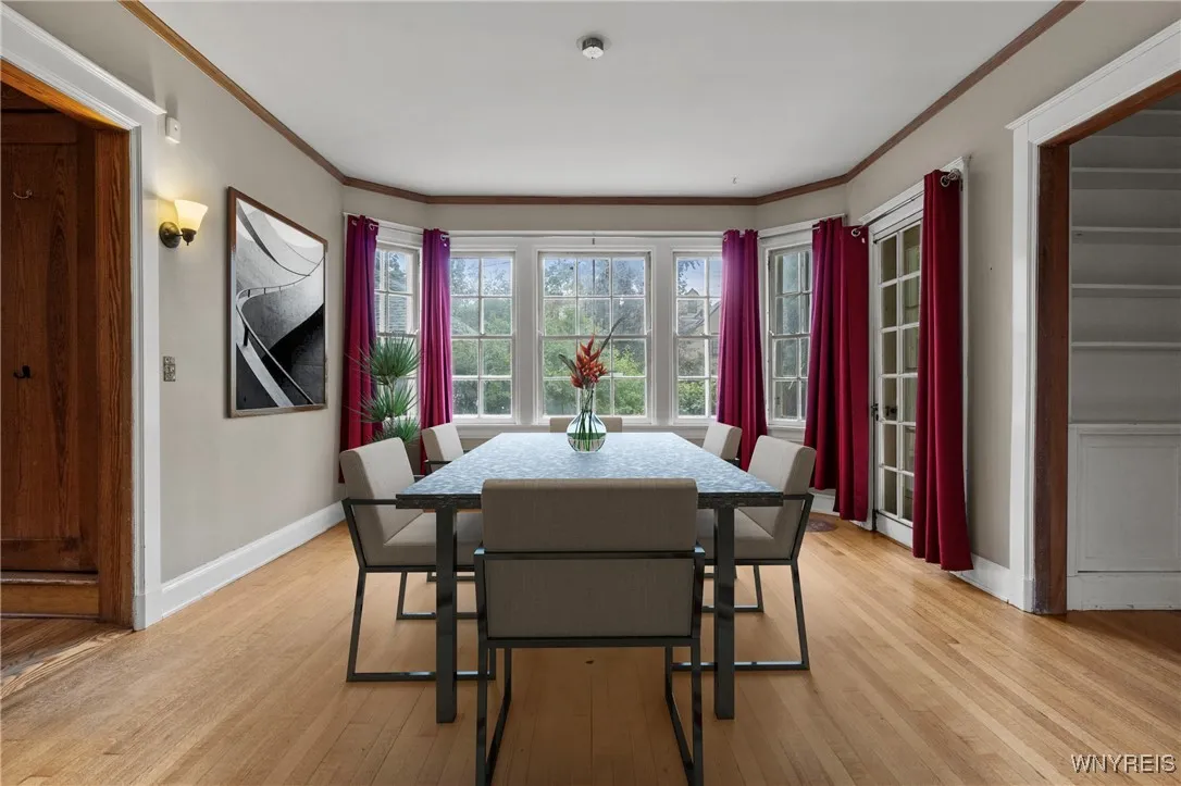 Formal Dining with virtual staging