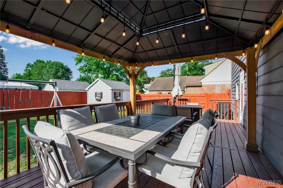 25 Brendel Avenue, Hamburg, New York 14075, Hamburg, New York 14075, 4 Bedrooms Bedrooms, 8 Rooms Rooms,2 BathroomsBathrooms,Residential,Closed,25 Brendel Avenue, Hamburg, New York 14075,0,B1631624