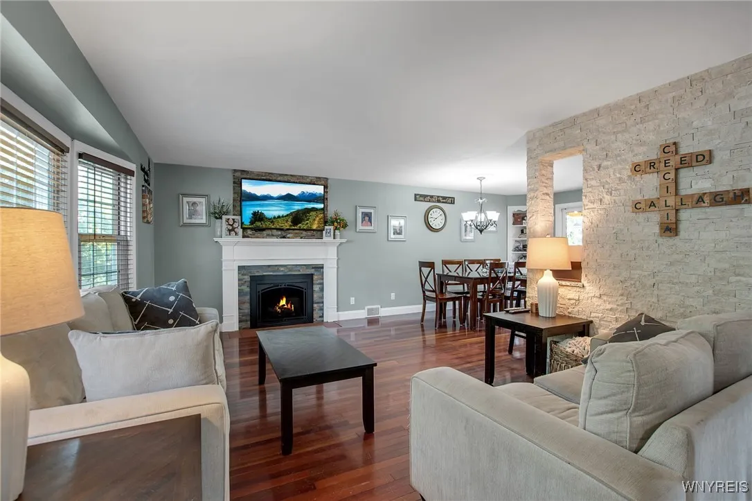 25 Brendel Avenue, Hamburg, New York 14075, Hamburg, New York 14075, 4 Bedrooms Bedrooms, 8 Rooms Rooms,2 BathroomsBathrooms,Residential,Closed,25 Brendel Avenue, Hamburg, New York 14075,0,B1631624