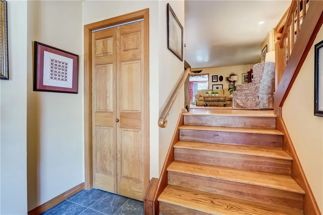 29 Hoyt Place, Rochester, New York 14610, Rochester, New York 14610, 4 Bedrooms Bedrooms, 8 Rooms Rooms,3 BathroomsBathrooms,Residential,Closed,29 Hoyt Place, Rochester, New York 14610,0,R1630976