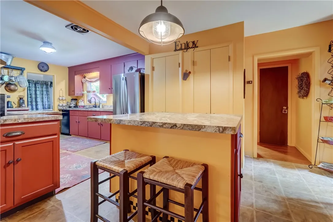 29 Hoyt Place, Rochester, New York 14610, Rochester, New York 14610, 4 Bedrooms Bedrooms, 8 Rooms Rooms,3 BathroomsBathrooms,Residential,Closed,29 Hoyt Place, Rochester, New York 14610,0,R1630976