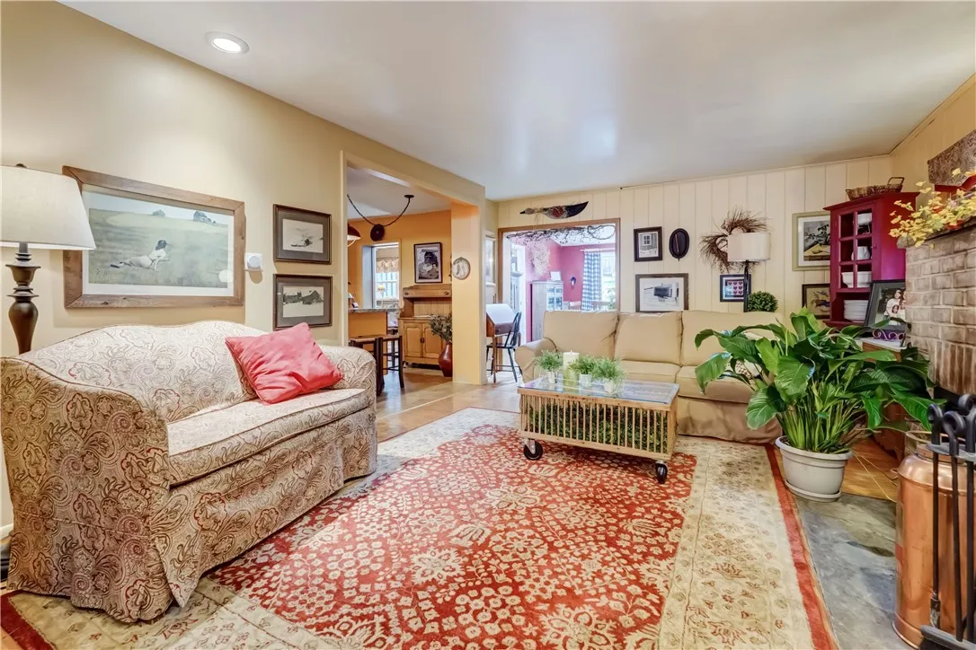 29 Hoyt Place, Rochester, New York 14610, Rochester, New York 14610, 4 Bedrooms Bedrooms, 8 Rooms Rooms,3 BathroomsBathrooms,Residential,Closed,29 Hoyt Place, Rochester, New York 14610,0,R1630976