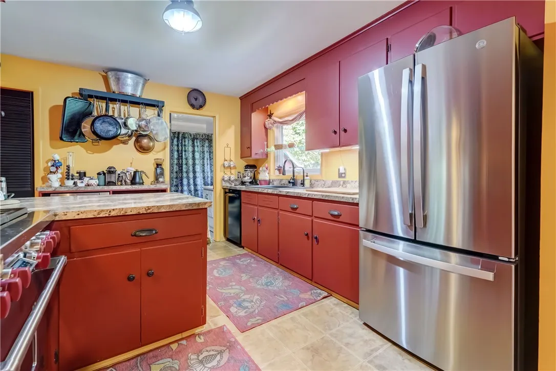 29 Hoyt Place, Rochester, New York 14610, Rochester, New York 14610, 4 Bedrooms Bedrooms, 8 Rooms Rooms,3 BathroomsBathrooms,Residential,Closed,29 Hoyt Place, Rochester, New York 14610,0,R1630976