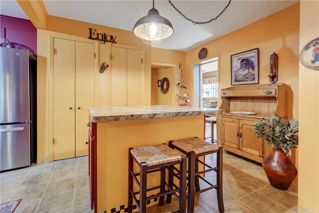 29 Hoyt Place, Rochester, New York 14610, Rochester, New York 14610, 4 Bedrooms Bedrooms, 8 Rooms Rooms,3 BathroomsBathrooms,Residential,Closed,29 Hoyt Place, Rochester, New York 14610,0,R1630976