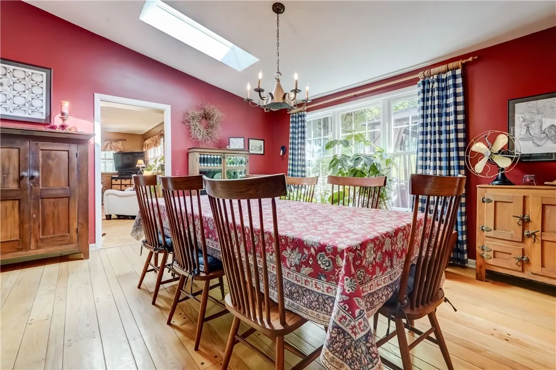 29 Hoyt Place, Rochester, New York 14610, Rochester, New York 14610, 4 Bedrooms Bedrooms, 8 Rooms Rooms,3 BathroomsBathrooms,Residential,Closed,29 Hoyt Place, Rochester, New York 14610,0,R1630976