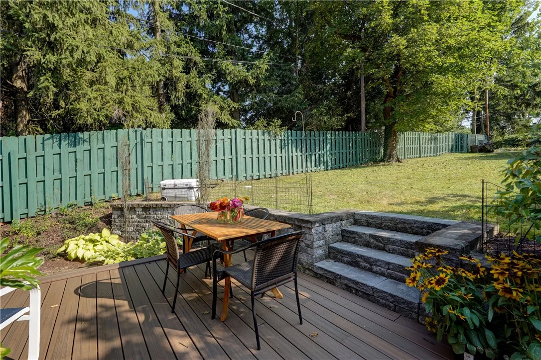 29 Hoyt Place, Rochester, New York 14610, Rochester, New York 14610, 4 Bedrooms Bedrooms, 8 Rooms Rooms,3 BathroomsBathrooms,Residential,Closed,29 Hoyt Place, Rochester, New York 14610,0,R1630976