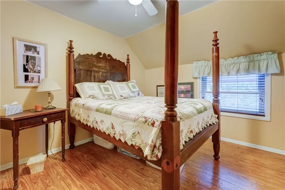 29 Hoyt Place, Rochester, New York 14610, Rochester, New York 14610, 4 Bedrooms Bedrooms, 8 Rooms Rooms,3 BathroomsBathrooms,Residential,Closed,29 Hoyt Place, Rochester, New York 14610,0,R1630976