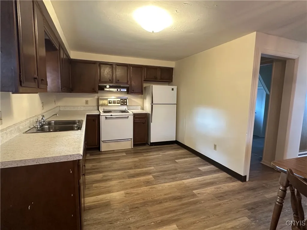 64 East 5th Street, Oswego, New York 13126, Oswego, New York 13126, 2 Bedrooms Bedrooms, 5 Rooms Rooms,1 BathroomBathrooms,Residential Lease,For Rent,64 East 5th Street, Oswego, New York 13126,S1630306