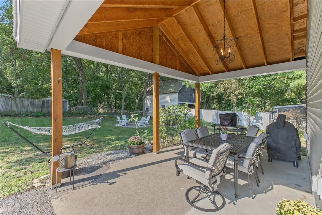 10 Kellogg Street, Kirkland, New York 13323, Kirkland, New York 13323, 3 Bedrooms Bedrooms, 6 Rooms Rooms,2 BathroomsBathrooms,Residential,Closed,10 Kellogg Street, Kirkland, New York 13323,0,S1630311