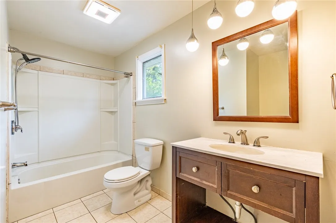 69 Lightwood Lane, Gates, New York 14606, Gates, New York 14606, 5 Bedrooms Bedrooms, 12 Rooms Rooms,2 BathroomsBathrooms,Residential,For Sale,69 Lightwood Lane, Gates, New York 14606,0,R1630495