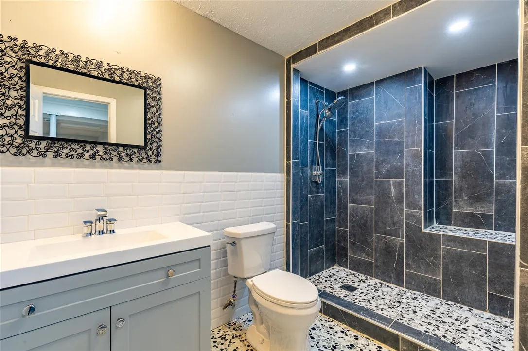 69 Lightwood Lane, Gates, New York 14606, Gates, New York 14606, 5 Bedrooms Bedrooms, 12 Rooms Rooms,2 BathroomsBathrooms,Residential,For Sale,69 Lightwood Lane, Gates, New York 14606,0,R1630495