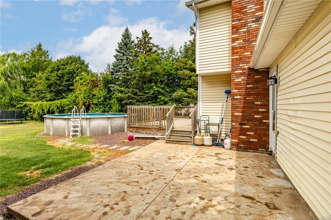 69 Lightwood Lane, Gates, New York 14606, Gates, New York 14606, 5 Bedrooms Bedrooms, 12 Rooms Rooms,2 BathroomsBathrooms,Residential,For Sale,69 Lightwood Lane, Gates, New York 14606,0,R1630495