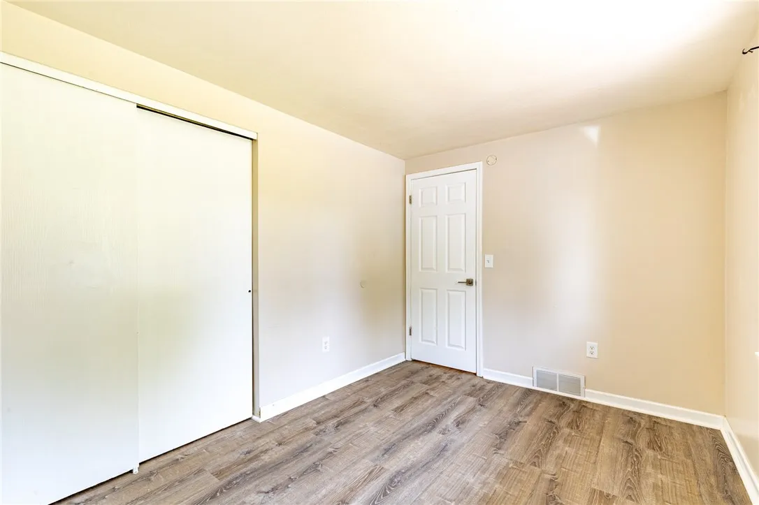 69 Lightwood Lane, Gates, New York 14606, Gates, New York 14606, 5 Bedrooms Bedrooms, 12 Rooms Rooms,2 BathroomsBathrooms,Residential,For Sale,69 Lightwood Lane, Gates, New York 14606,0,R1630495