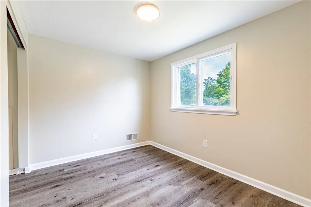 69 Lightwood Lane, Gates, New York 14606, Gates, New York 14606, 5 Bedrooms Bedrooms, 12 Rooms Rooms,2 BathroomsBathrooms,Residential,For Sale,69 Lightwood Lane, Gates, New York 14606,0,R1630495