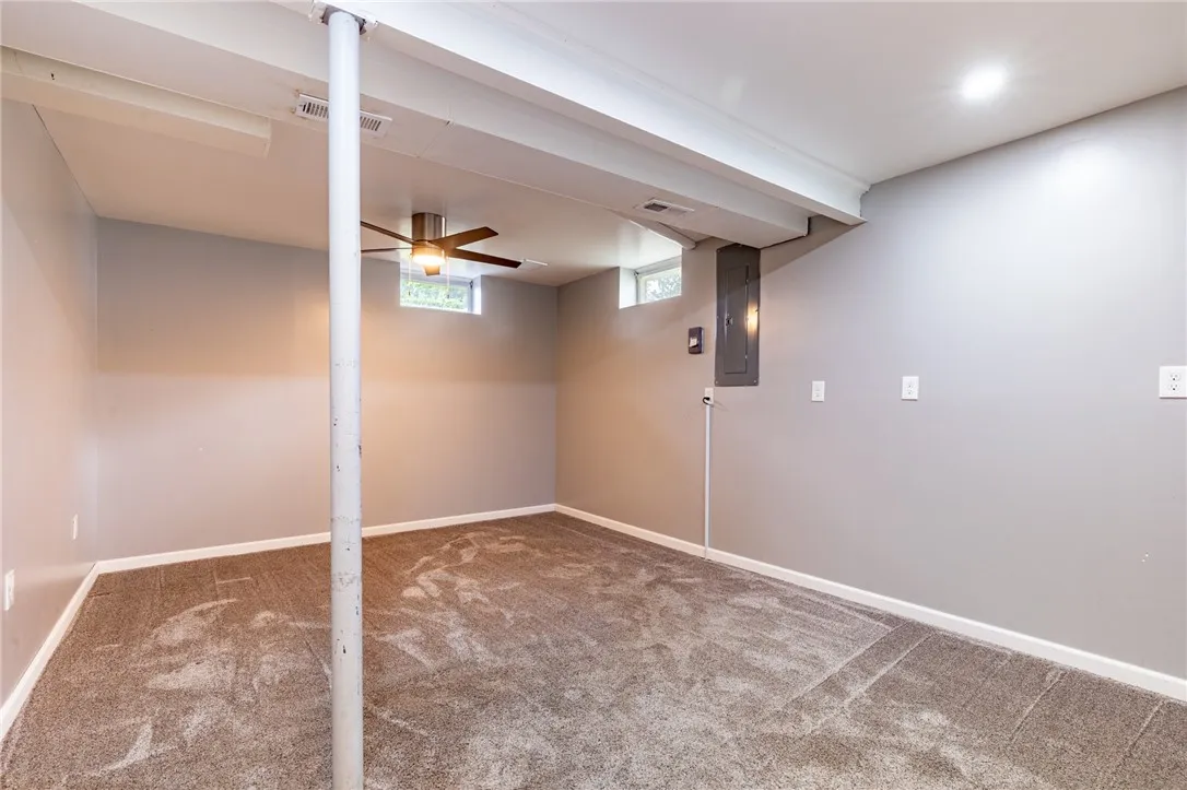 69 Lightwood Lane, Gates, New York 14606, Gates, New York 14606, 5 Bedrooms Bedrooms, 12 Rooms Rooms,2 BathroomsBathrooms,Residential,For Sale,69 Lightwood Lane, Gates, New York 14606,0,R1630495