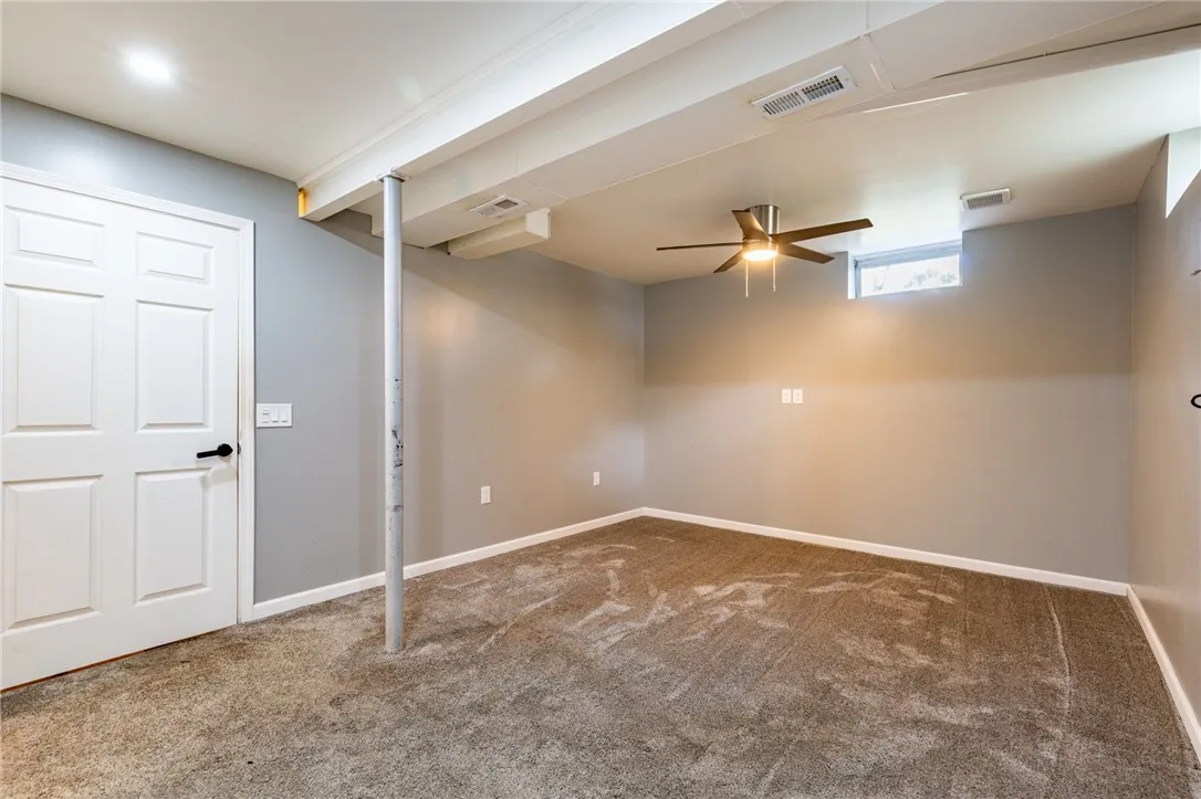 69 Lightwood Lane, Gates, New York 14606, Gates, New York 14606, 5 Bedrooms Bedrooms, 12 Rooms Rooms,2 BathroomsBathrooms,Residential,For Sale,69 Lightwood Lane, Gates, New York 14606,0,R1630495