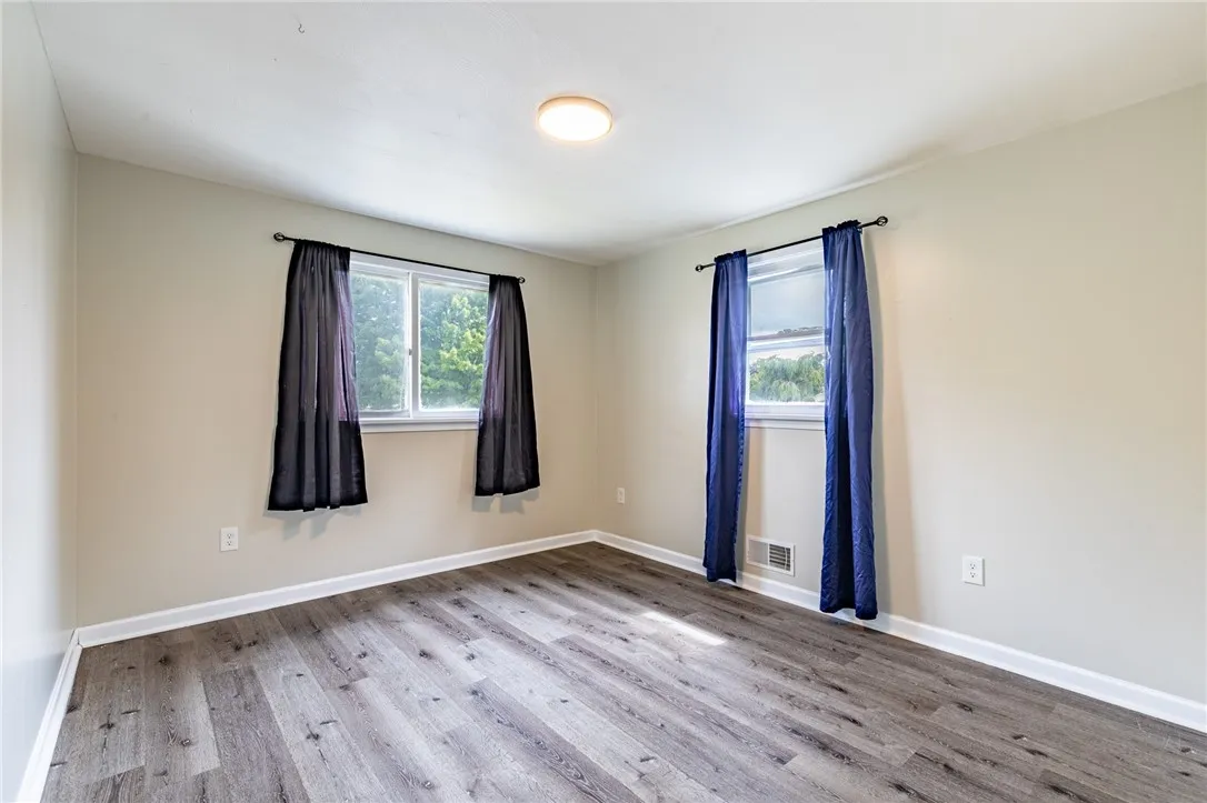 69 Lightwood Lane, Gates, New York 14606, Gates, New York 14606, 5 Bedrooms Bedrooms, 12 Rooms Rooms,2 BathroomsBathrooms,Residential,For Sale,69 Lightwood Lane, Gates, New York 14606,0,R1630495