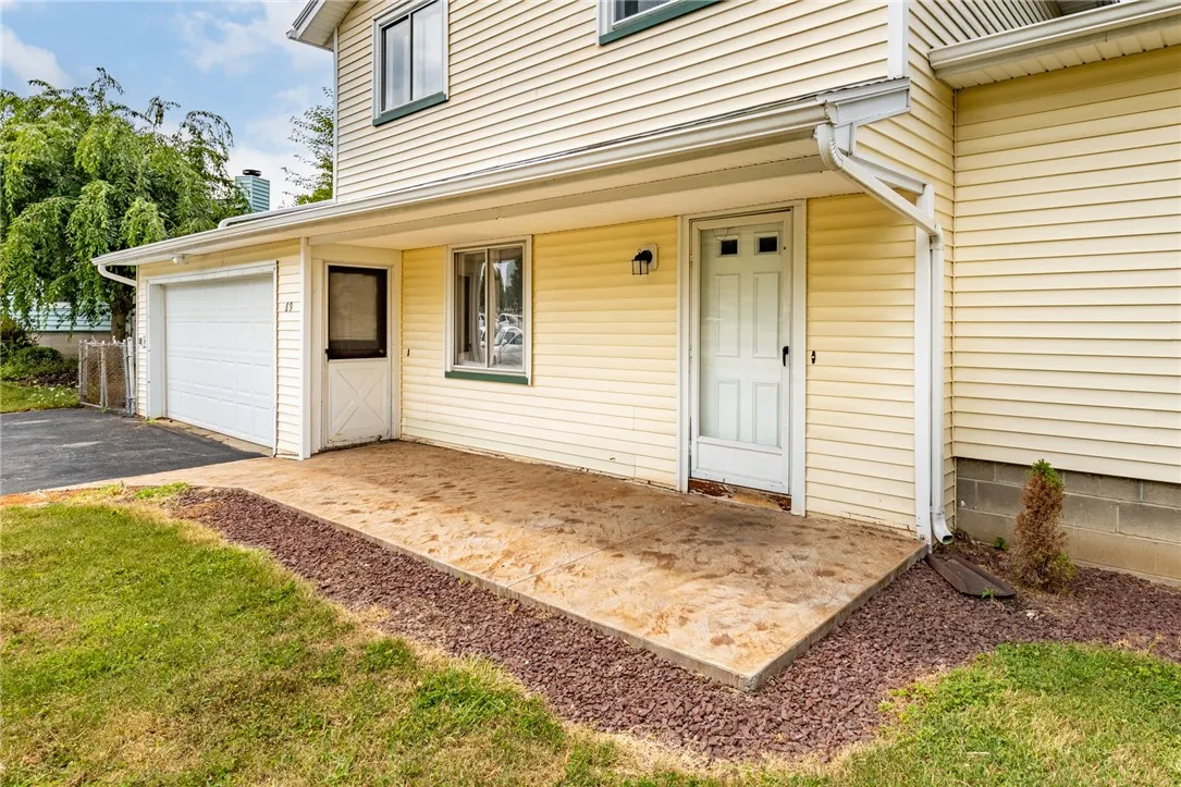 69 Lightwood Lane, Gates, New York 14606, Gates, New York 14606, 5 Bedrooms Bedrooms, 12 Rooms Rooms,2 BathroomsBathrooms,Residential,For Sale,69 Lightwood Lane, Gates, New York 14606,0,R1630495