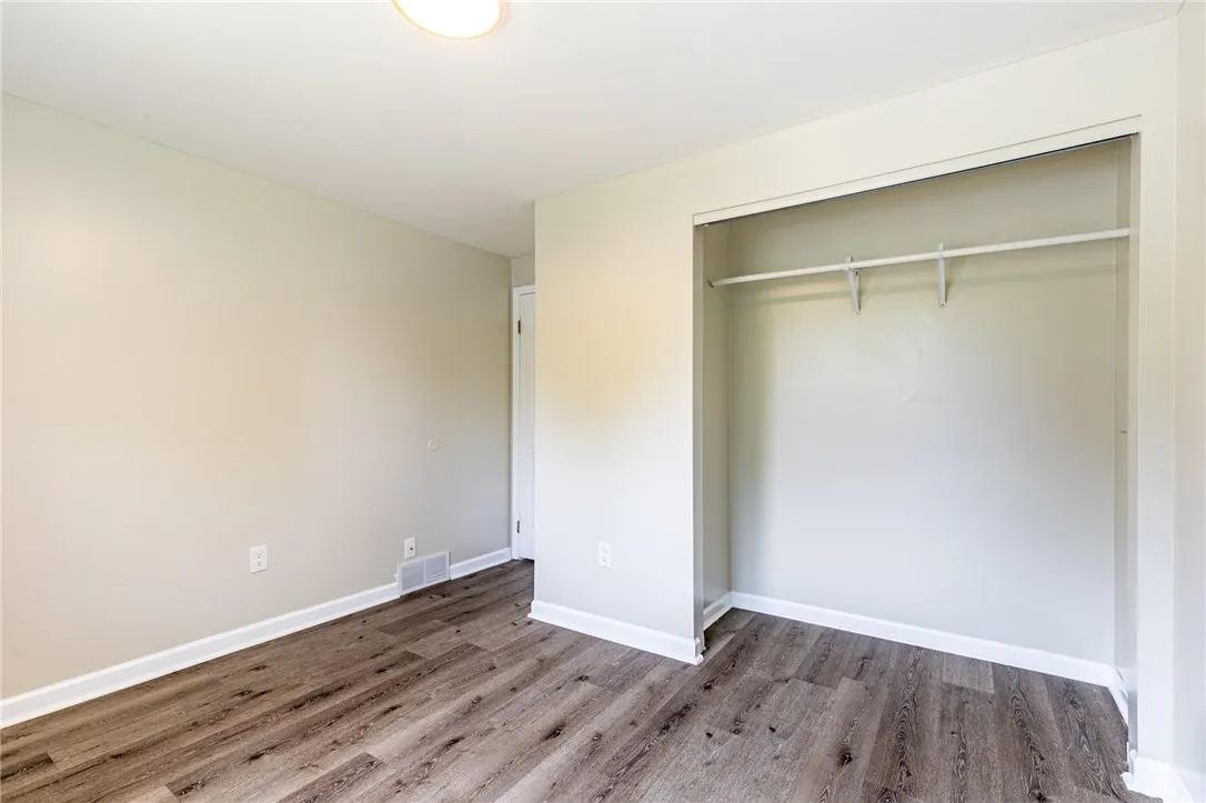 69 Lightwood Lane, Gates, New York 14606, Gates, New York 14606, 5 Bedrooms Bedrooms, 12 Rooms Rooms,2 BathroomsBathrooms,Residential,For Sale,69 Lightwood Lane, Gates, New York 14606,0,R1630495