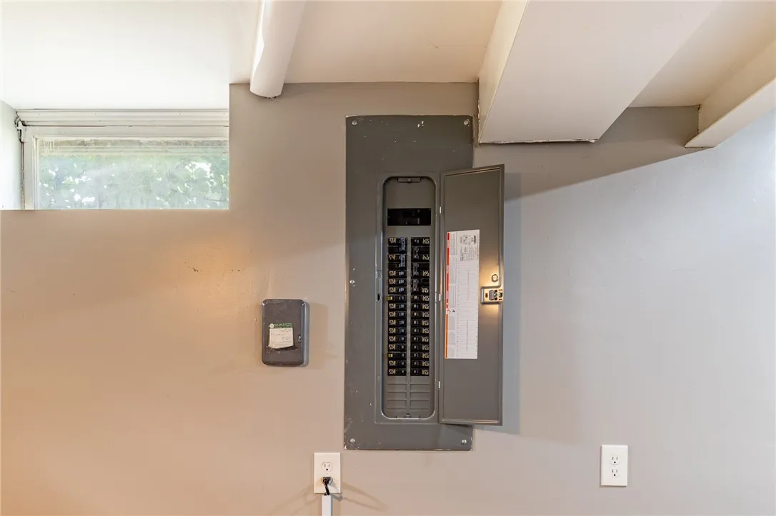 69 Lightwood Lane, Gates, New York 14606, Gates, New York 14606, 5 Bedrooms Bedrooms, 12 Rooms Rooms,2 BathroomsBathrooms,Residential,For Sale,69 Lightwood Lane, Gates, New York 14606,0,R1630495