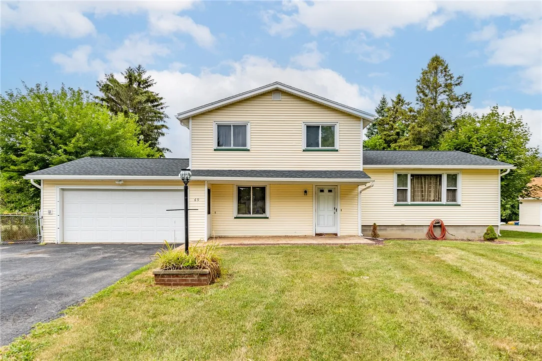 69 Lightwood Lane, Gates, New York 14606, Gates, New York 14606, 5 Bedrooms Bedrooms, 12 Rooms Rooms,2 BathroomsBathrooms,Residential,For Sale,69 Lightwood Lane, Gates, New York 14606,0,R1630495