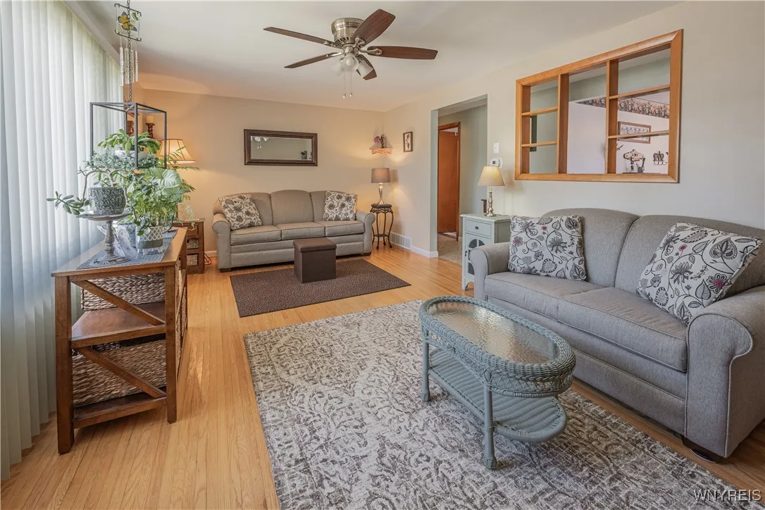 26 Louise Drive, Cheektowaga, New York 14227, Cheektowaga, New York 14227, 3 Bedrooms Bedrooms, 6 Rooms Rooms,1 BathroomBathrooms,Residential,Closed,26 Louise Drive, Cheektowaga, New York 14227,0,B1631507