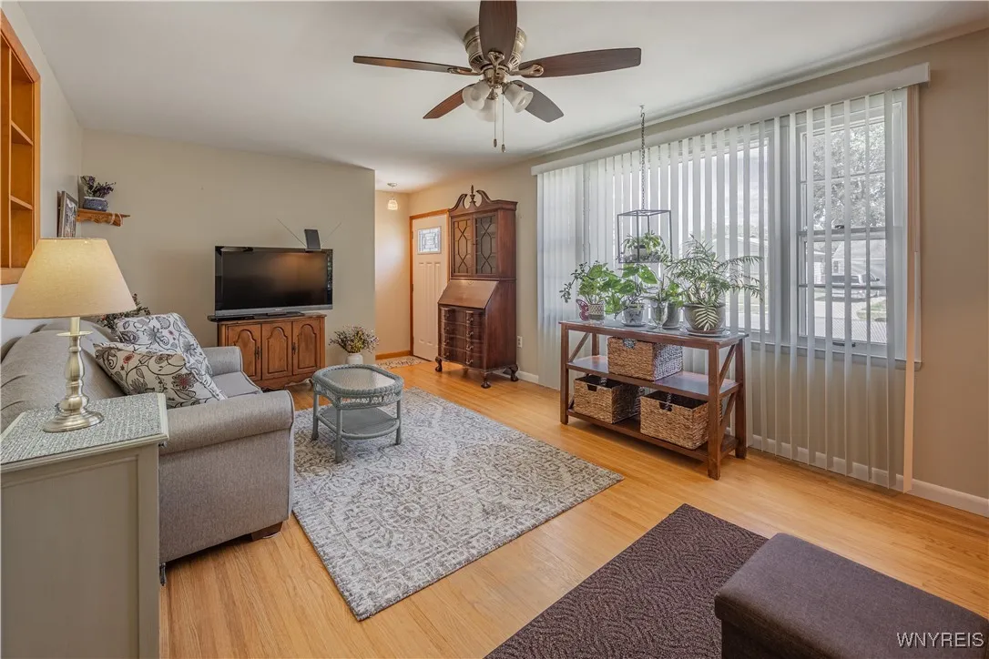 26 Louise Drive, Cheektowaga, New York 14227, Cheektowaga, New York 14227, 3 Bedrooms Bedrooms, 6 Rooms Rooms,1 BathroomBathrooms,Residential,Closed,26 Louise Drive, Cheektowaga, New York 14227,0,B1631507