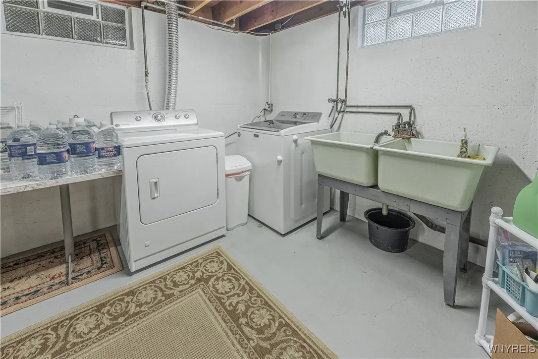 26 Louise Drive, Cheektowaga, New York 14227, Cheektowaga, New York 14227, 3 Bedrooms Bedrooms, 6 Rooms Rooms,1 BathroomBathrooms,Residential,Closed,26 Louise Drive, Cheektowaga, New York 14227,0,B1631507