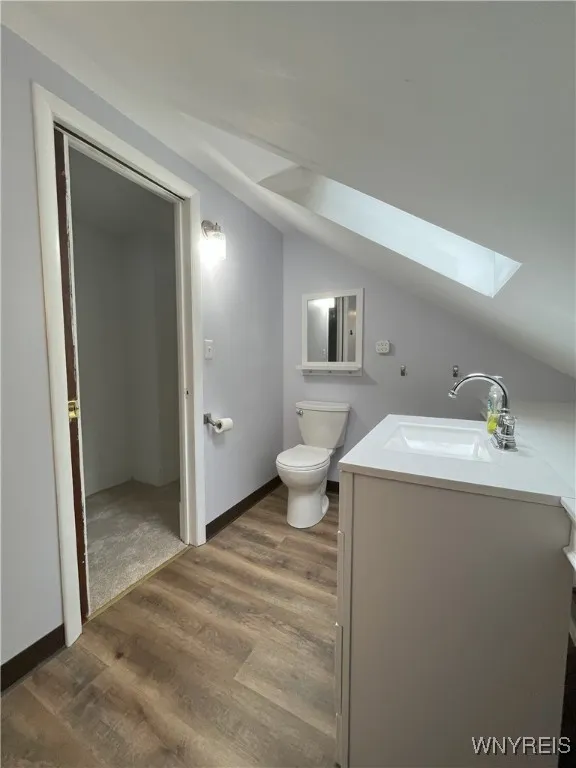 2nd flr bathroom