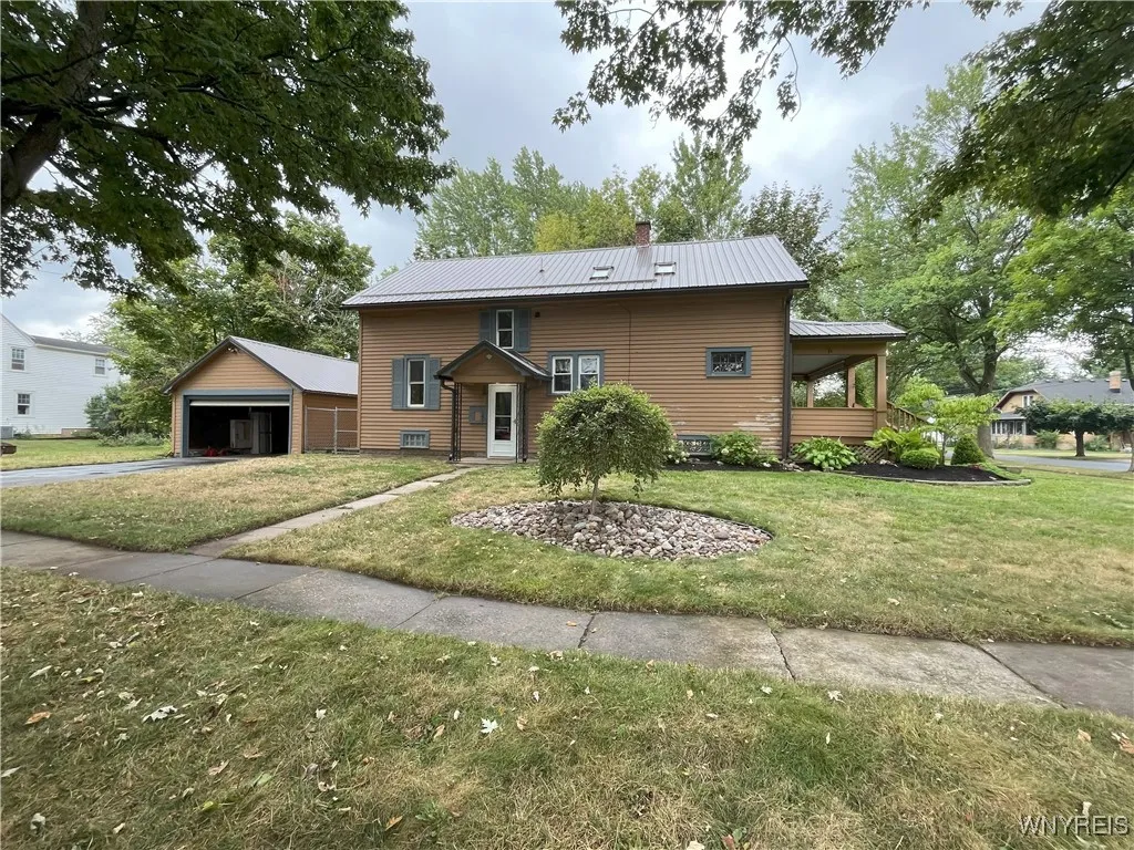 6045 Elm St
