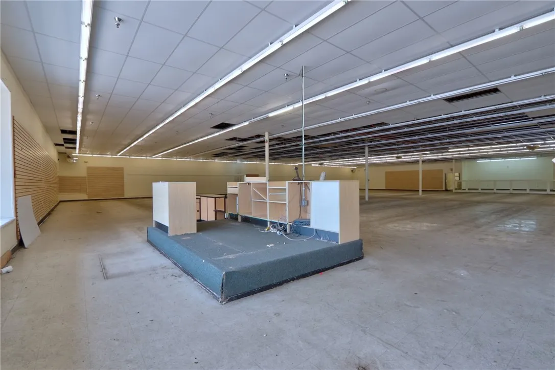 2109 Us Route 20, Seneca Falls, New York 13148, Seneca Falls, New York 13148, ,Commercial Lease,For Rent,2109 Us Route 20, Seneca Falls, New York 13148,R1628970