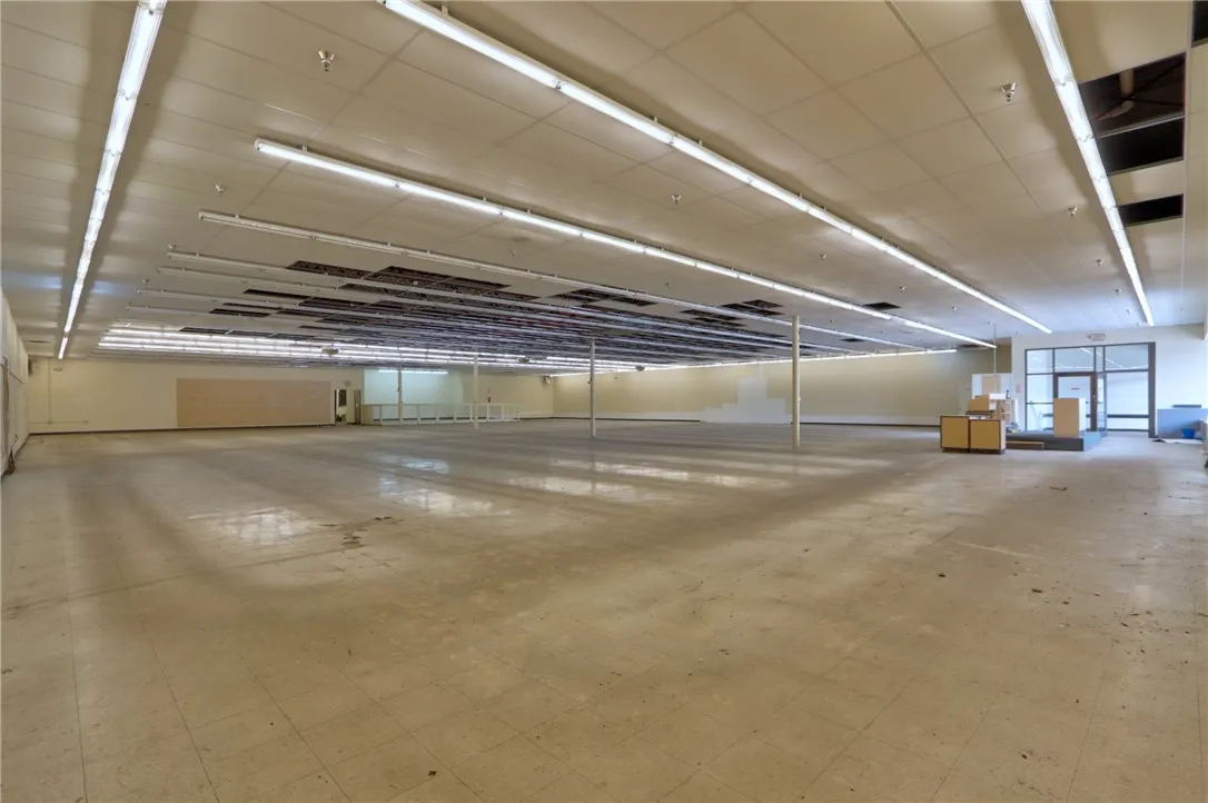 2109 Us Route 20, Seneca Falls, New York 13148, Seneca Falls, New York 13148, ,Commercial Lease,For Rent,2109 Us Route 20, Seneca Falls, New York 13148,R1628970