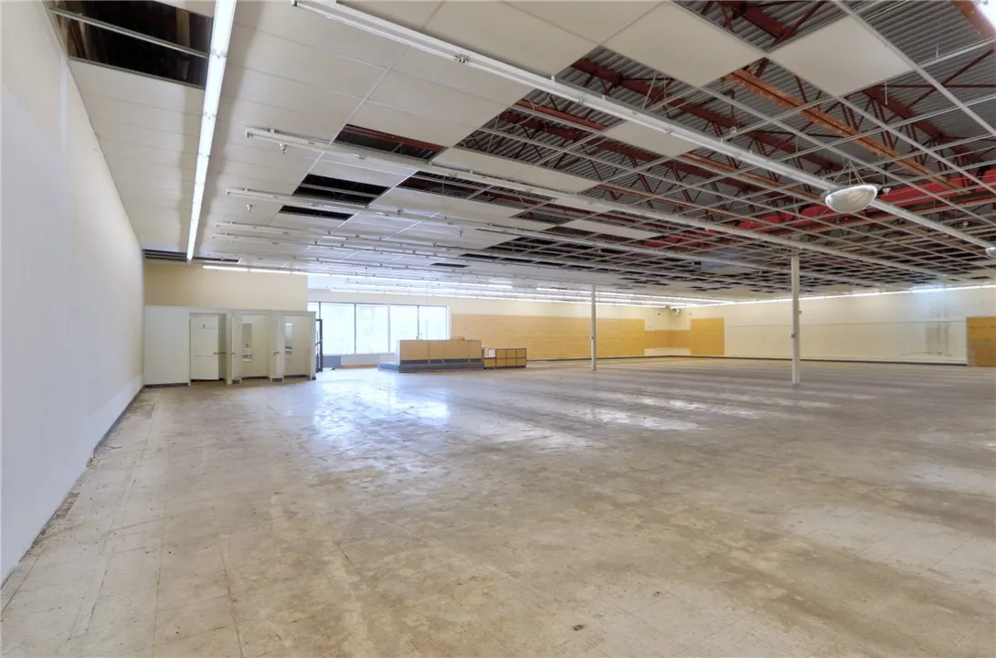 2109 Us Route 20, Seneca Falls, New York 13148, Seneca Falls, New York 13148, ,Commercial Lease,For Rent,2109 Us Route 20, Seneca Falls, New York 13148,R1628970