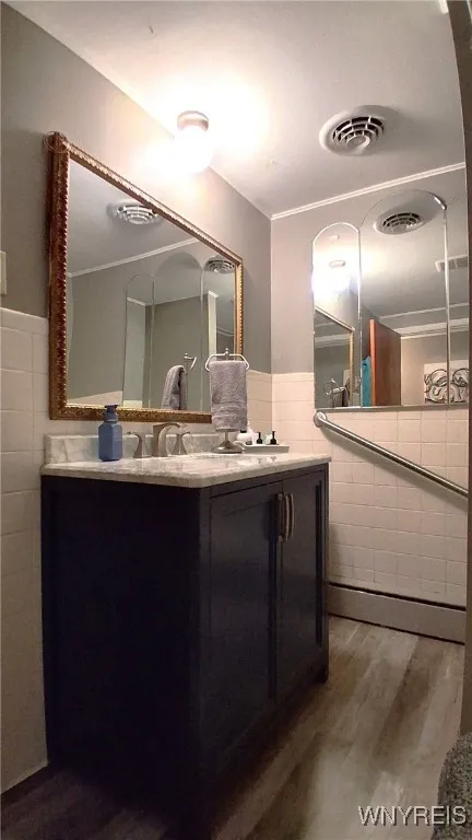 1894 Harvey Road, Grand Island, New York 14072, Grand Island, New York 14072, 3 Bedrooms Bedrooms, 6 Rooms Rooms,1 BathroomBathrooms,Residential,For Sale,1894 Harvey Road, Grand Island, New York 14072,B1631763
