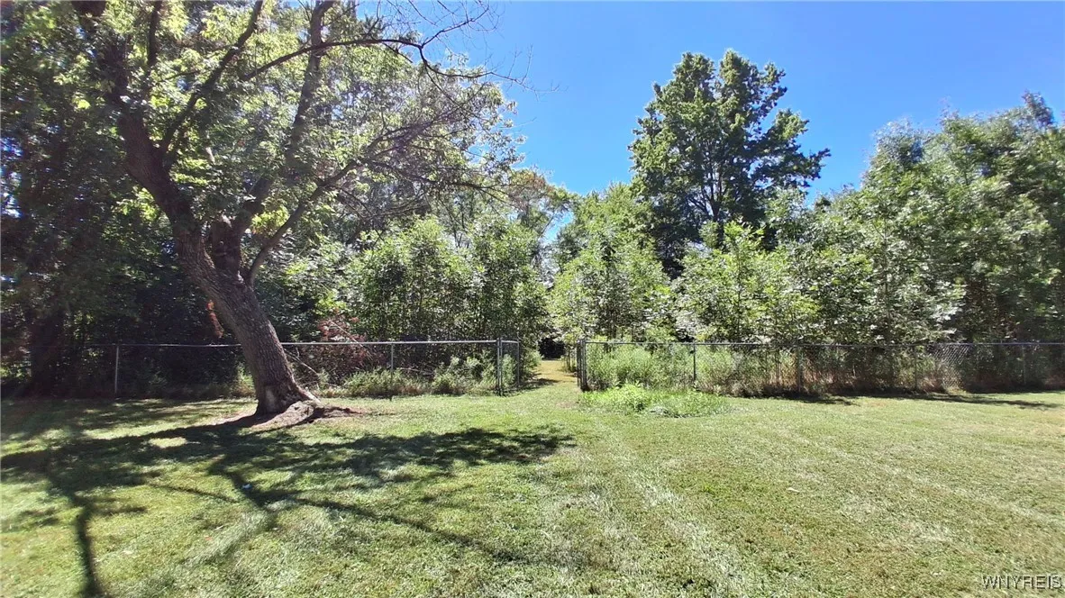 1894 Harvey Road, Grand Island, New York 14072, Grand Island, New York 14072, 3 Bedrooms Bedrooms, 6 Rooms Rooms,1 BathroomBathrooms,Residential,For Sale,1894 Harvey Road, Grand Island, New York 14072,B1631763