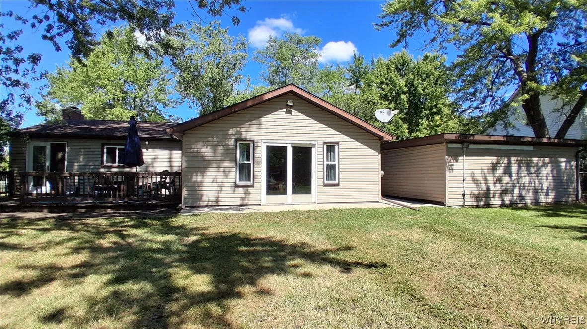 1894 Harvey Road, Grand Island, New York 14072, Grand Island, New York 14072, 3 Bedrooms Bedrooms, 6 Rooms Rooms,1 BathroomBathrooms,Residential,For Sale,1894 Harvey Road, Grand Island, New York 14072,B1631763