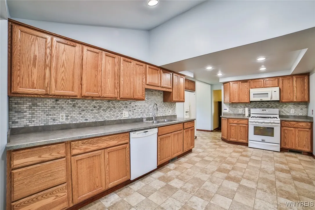 179 Allendale Rd, West Seneca, New York 14224, West Seneca, New York 14224, 4 Bedrooms Bedrooms, 8 Rooms Rooms,2 BathroomsBathrooms,Residential,For Sale,179 Allendale Rd, West Seneca, New York 14224,B1631804