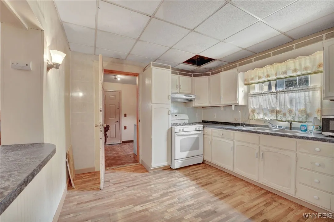 5 Kinney Street, Jamestown, New York 14701, Jamestown, New York 14701, 3 Bedrooms Bedrooms, 6 Rooms Rooms,1 BathroomBathrooms,Residential,Closed,5 Kinney Street, Jamestown, New York 14701,0,B1630703