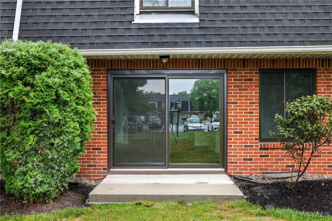 87 Foxberry Drive A, Amherst, New York 14068, Amherst, New York 14068, 2 Bedrooms Bedrooms, 5 Rooms Rooms,1 BathroomBathrooms,Residential,Closed,87 Foxberry Drive A, Amherst, New York 14068,0,B1631841