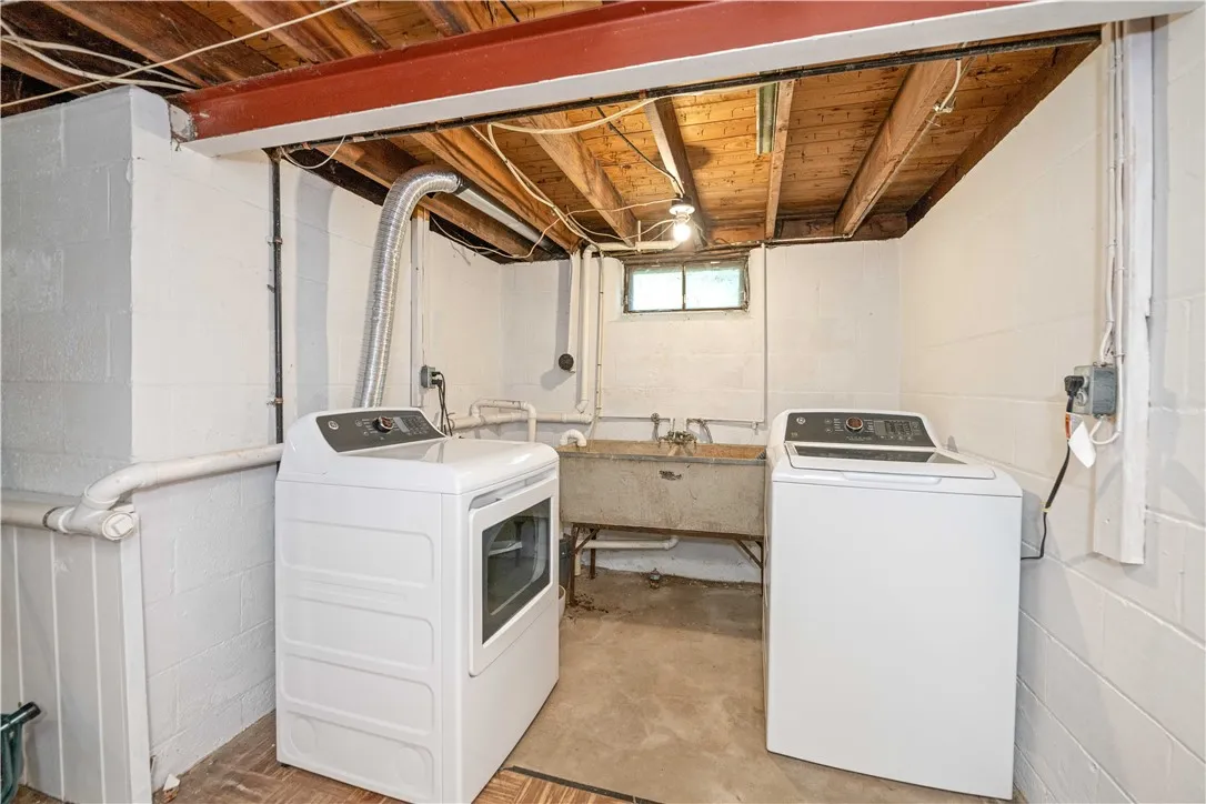 114 Clovercrest Drive, Brighton, New York 14618, Brighton, New York 14618, 3 Bedrooms Bedrooms, 6 Rooms Rooms,1 BathroomBathrooms,Residential,Closed,114 Clovercrest Drive, Brighton, New York 14618,0,R1630735