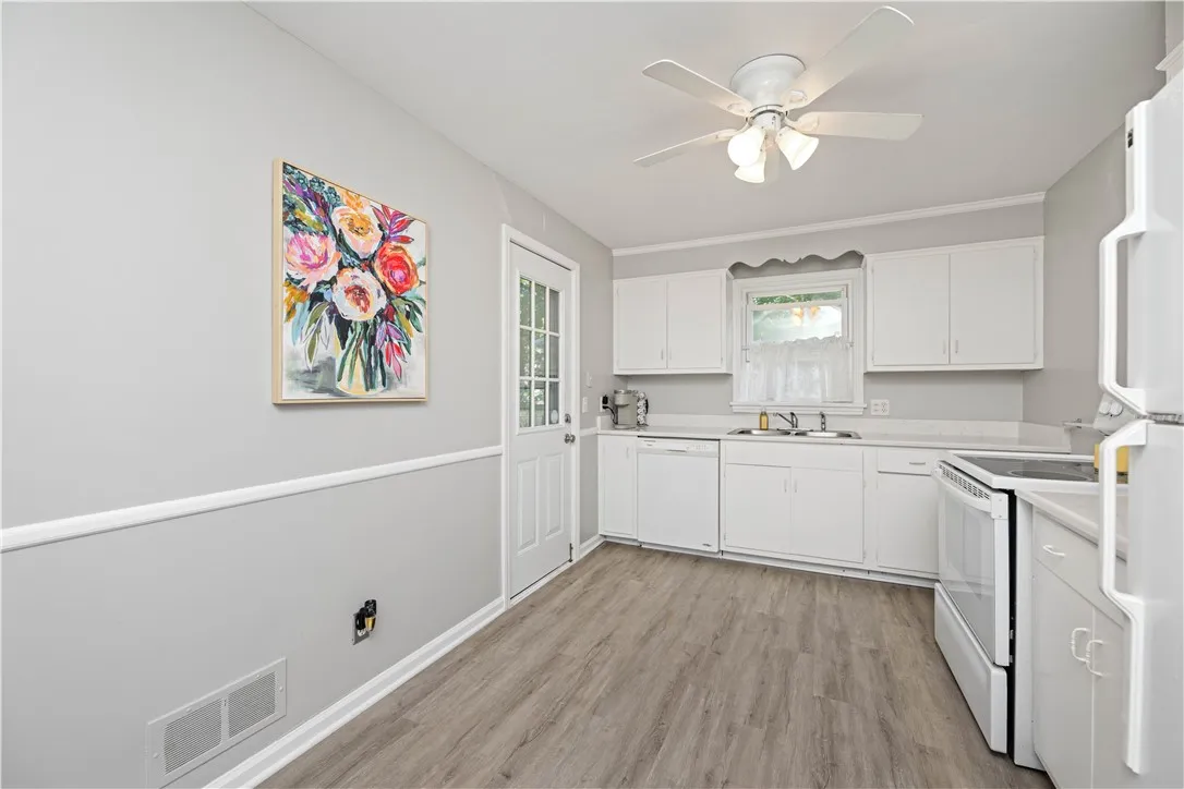 114 Clovercrest Drive, Brighton, New York 14618, Brighton, New York 14618, 3 Bedrooms Bedrooms, 6 Rooms Rooms,1 BathroomBathrooms,Residential,Closed,114 Clovercrest Drive, Brighton, New York 14618,0,R1630735