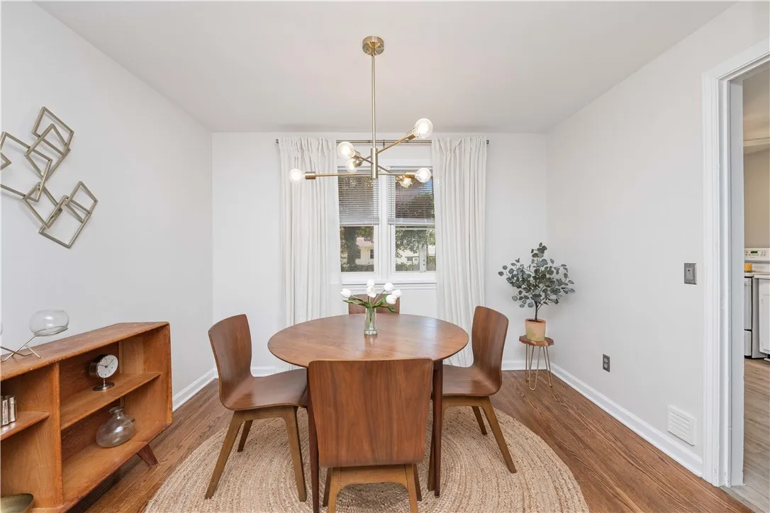 114 Clovercrest Drive, Brighton, New York 14618, Brighton, New York 14618, 3 Bedrooms Bedrooms, 6 Rooms Rooms,1 BathroomBathrooms,Residential,Closed,114 Clovercrest Drive, Brighton, New York 14618,0,R1630735