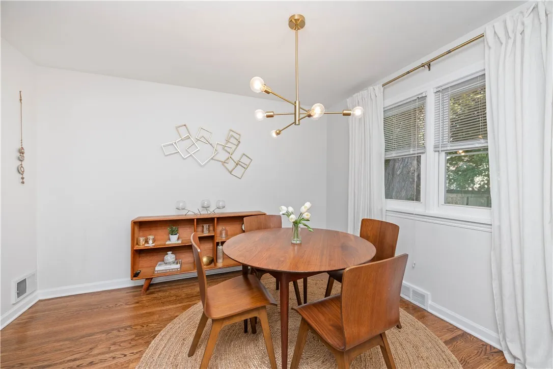 114 Clovercrest Drive, Brighton, New York 14618, Brighton, New York 14618, 3 Bedrooms Bedrooms, 6 Rooms Rooms,1 BathroomBathrooms,Residential,Closed,114 Clovercrest Drive, Brighton, New York 14618,0,R1630735